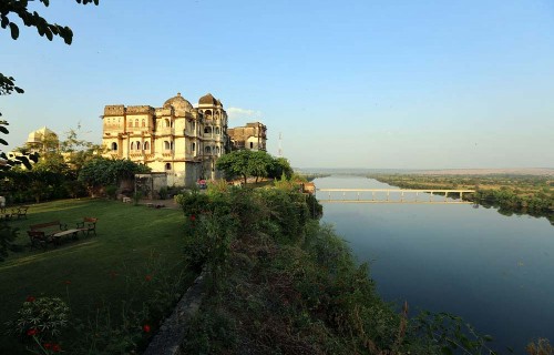 Bhainsrorgarh Fort Hotel