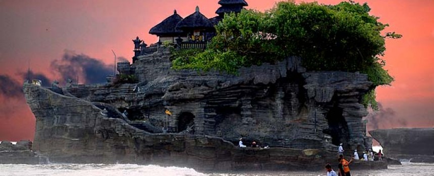 TANAH LOT in Bali Indonesia