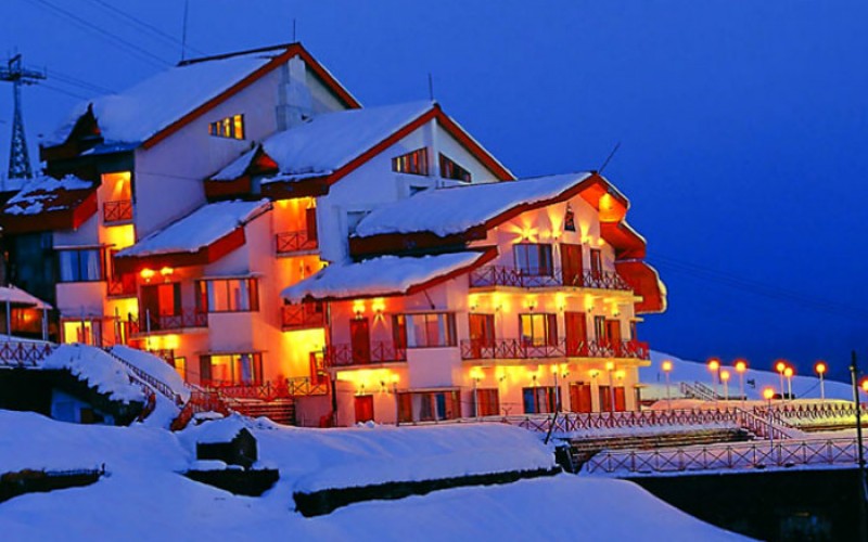 Auli Clliftop Club Resort in Winters