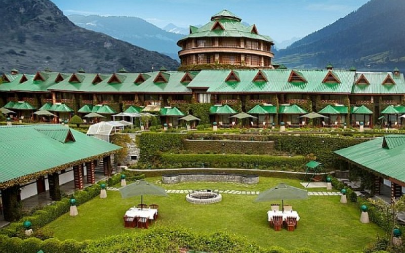 Holiday Inn Manali Exterior