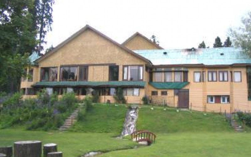 Pine Palace Resort